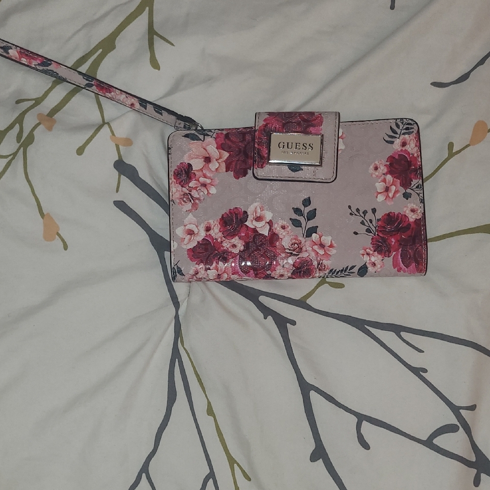 GUESS Pink and Gray Floral Wristlet